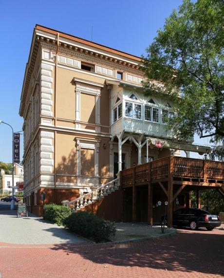 Hotel Mertin Chomutov Εξωτερικό φωτογραφία