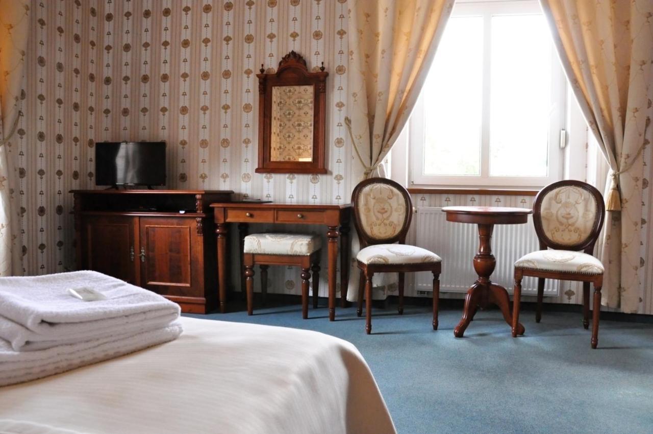 Hotel Mertin Chomutov Εξωτερικό φωτογραφία