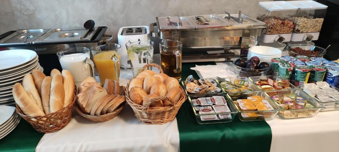 Hotel Mertin Chomutov Εξωτερικό φωτογραφία