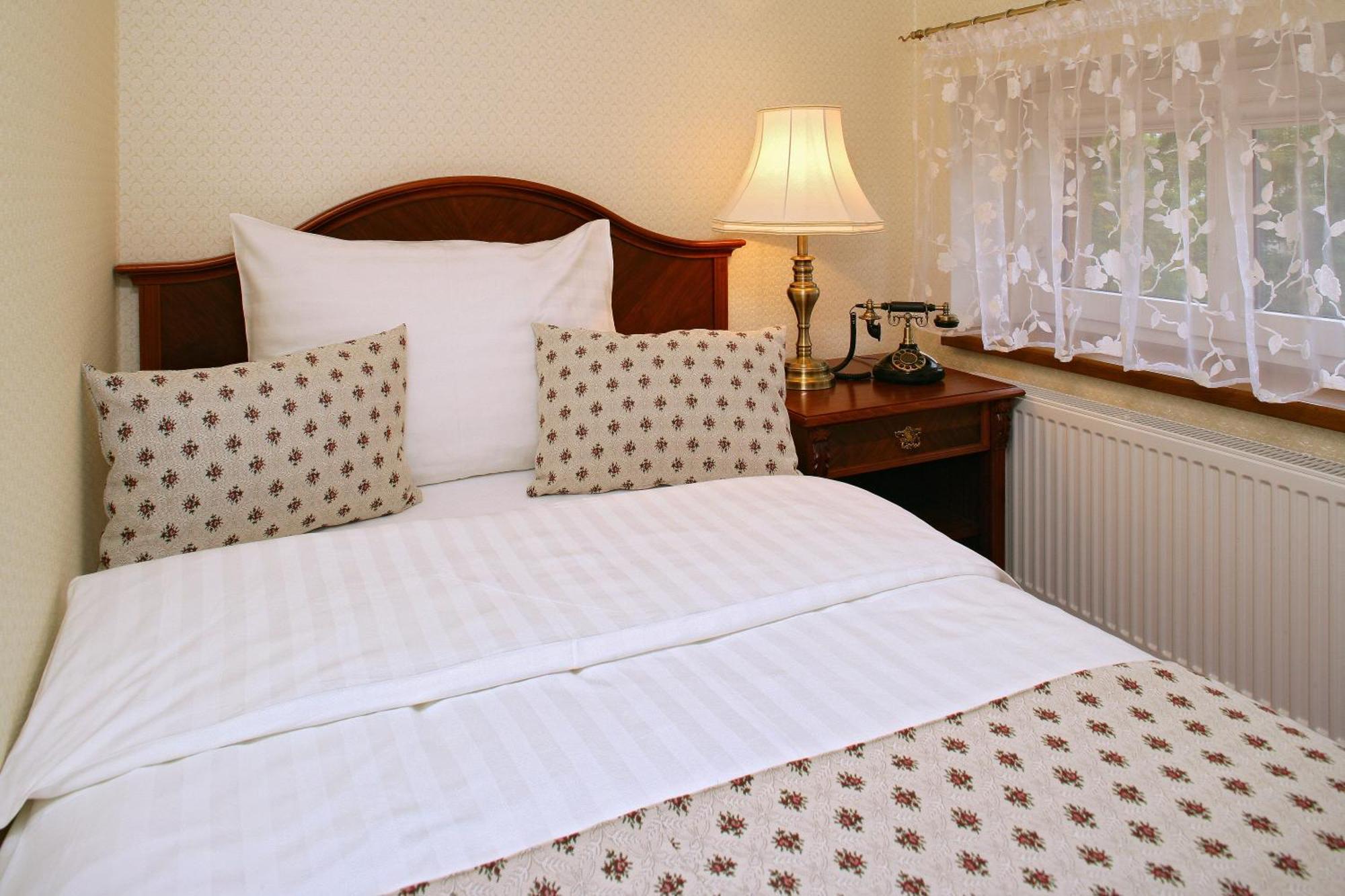 Hotel Mertin Chomutov Εξωτερικό φωτογραφία