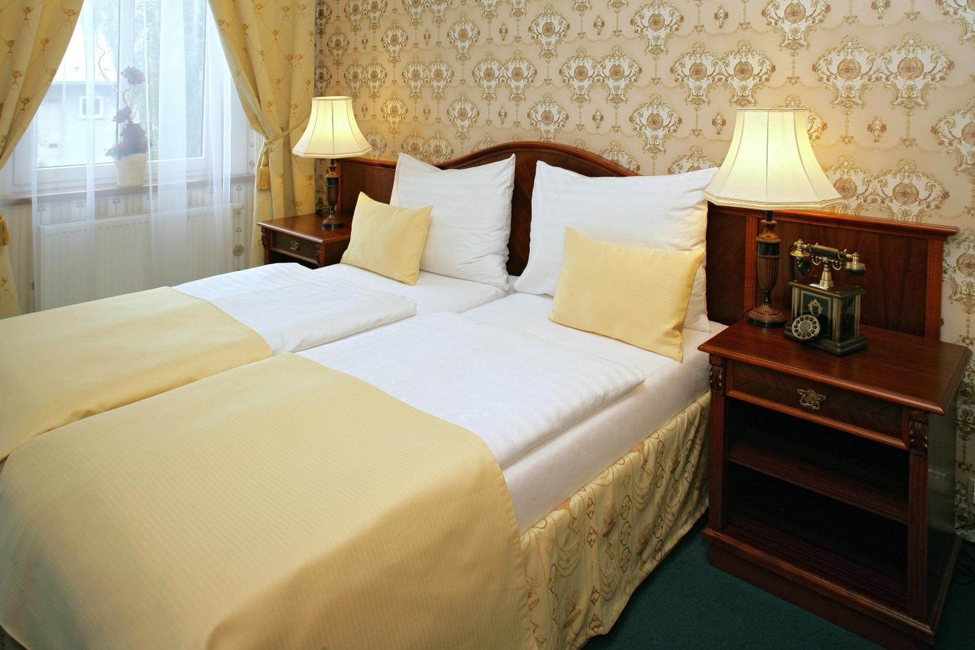 Hotel Mertin Chomutov Εξωτερικό φωτογραφία