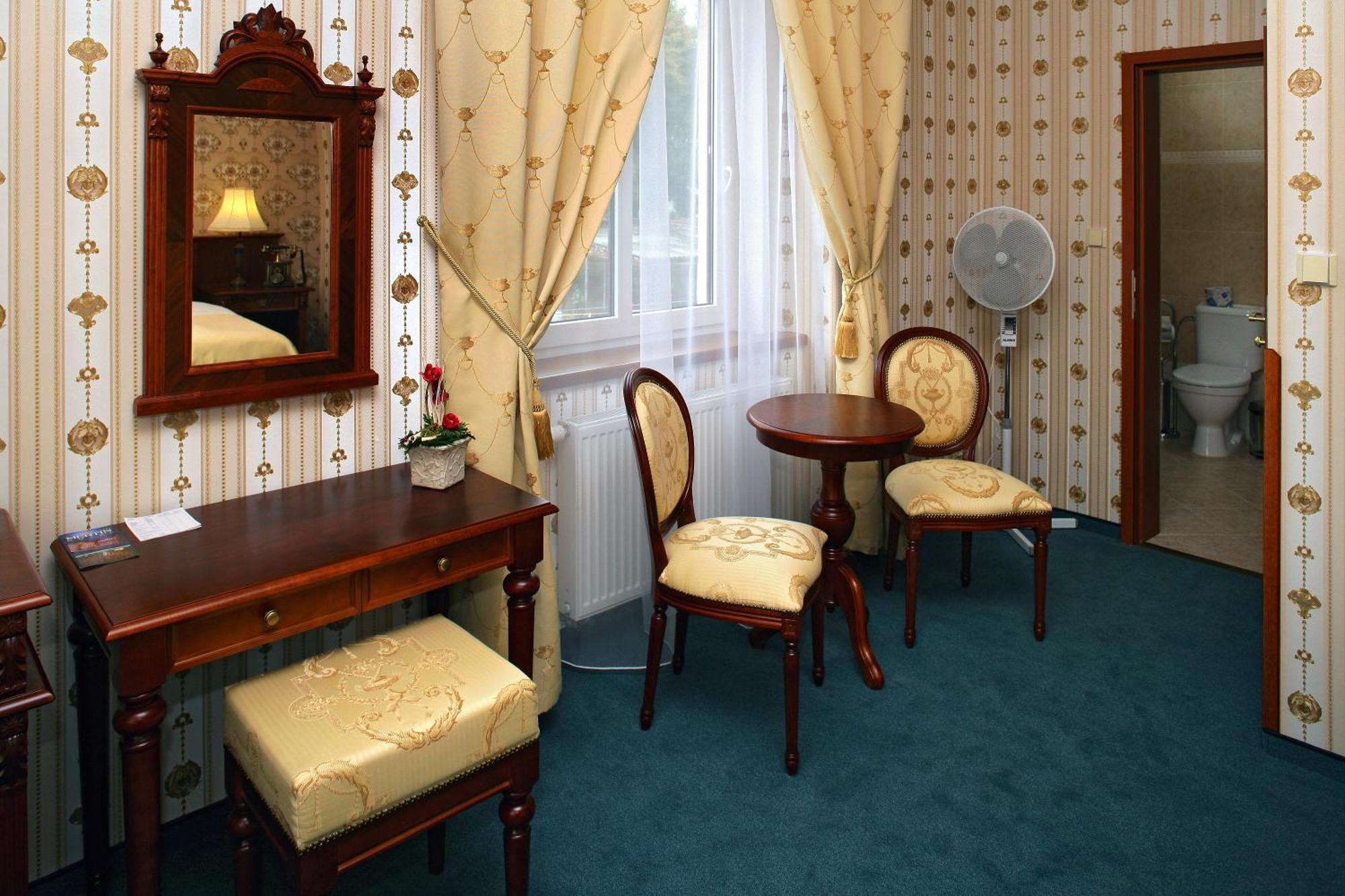Hotel Mertin Chomutov Εξωτερικό φωτογραφία